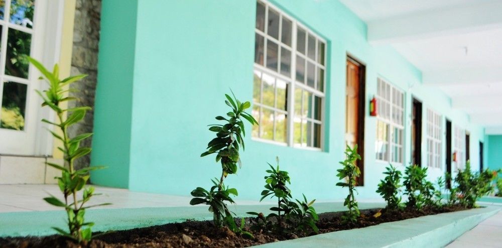 Haddon Hotel Kingstown Ngoại thất bức ảnh